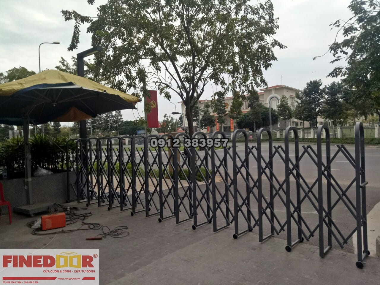 cổng xếp, cổng xếp kéo tay, cổng xếp chạy điện, hàng rào xếp