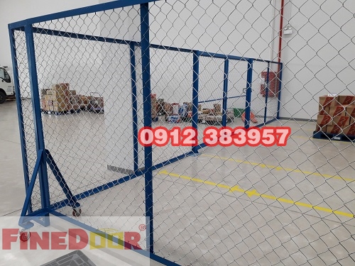 Hang-rao-di-dong-luoi-b40-co-banh-xe