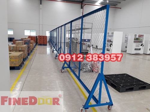 Hang-rao-luoi-di-dong-co-banh-xe