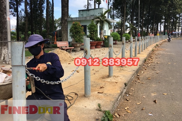 Hang_rao_chan_cong_vien